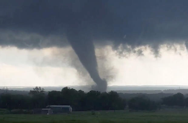 iowa tornado touchdown today