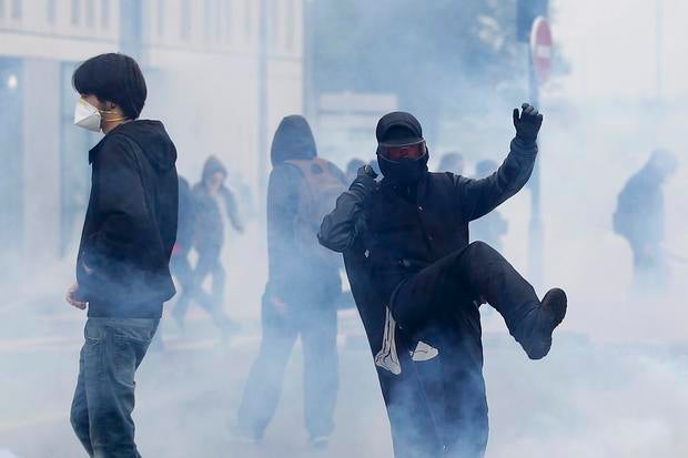 2016-05-26t172841z1265026451lr1ec5q1cji8frtrmadp3france-politics-protests.jpg