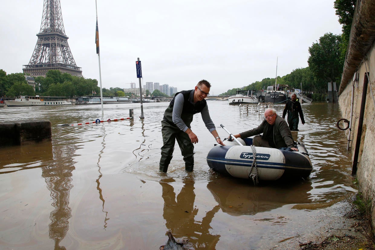 Paris flood The Seine floods Paris Pictures CBS News
