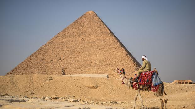 Scientists Working To Unlock Secrets Beneath Egypt S Pyramids Cbs News