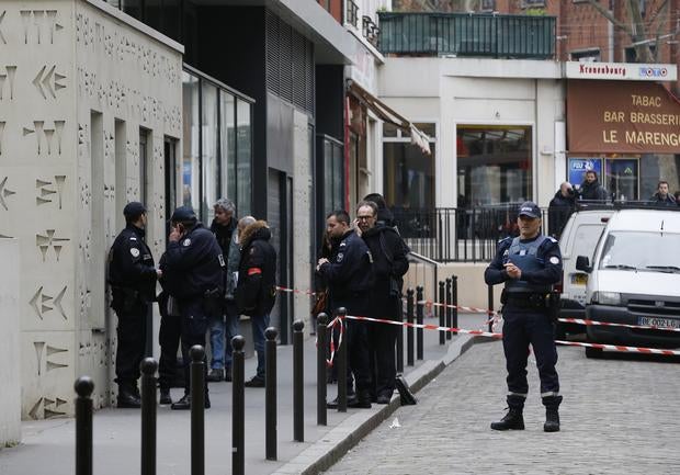 francepolicestabbedgettyimages-463844130.jpg