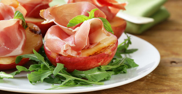 Grilled Peaches With Ham 