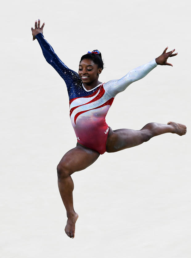 U.S. women gymnasts go for gold - CBS News