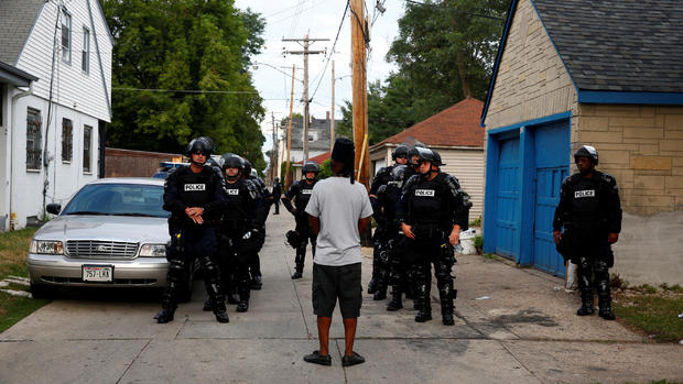 Violence in Milwaukee over police shooting 