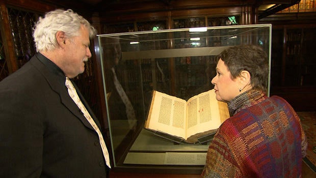 paper-mark-kurlansky-martha-teichner-with-gutenberg-bible-620.jpg