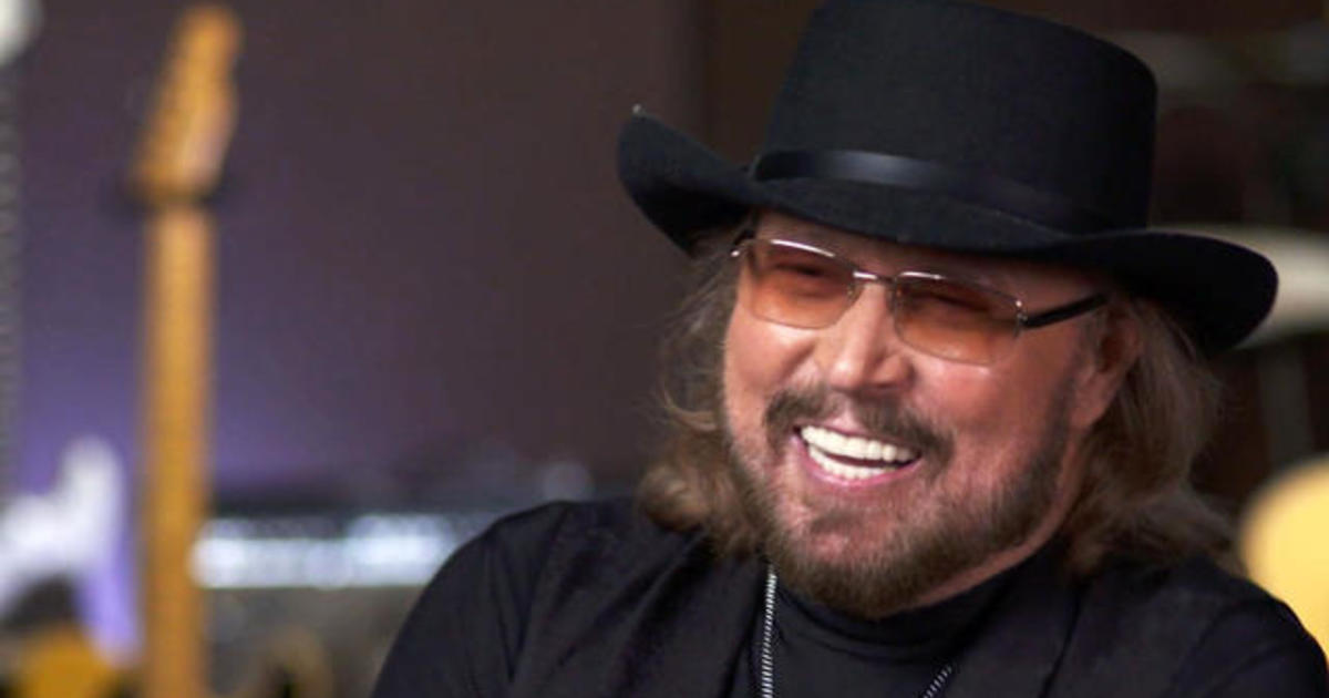 Bee Gees Barry Gibb Has A New Solo Album But Says It S Still Family Business Cbs News