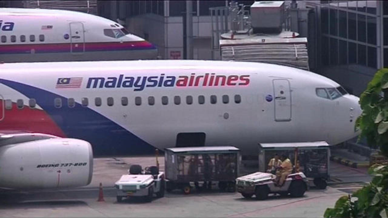 Malaysia Airlines Will Be First To Track All Of Its Flights Globally In Real Time Cbs News