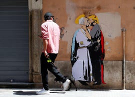 2017-05-11t131911z-374941445-rc1ac3554ab0-rtrmadp-3-pope-trump-mural-kiss.jpg