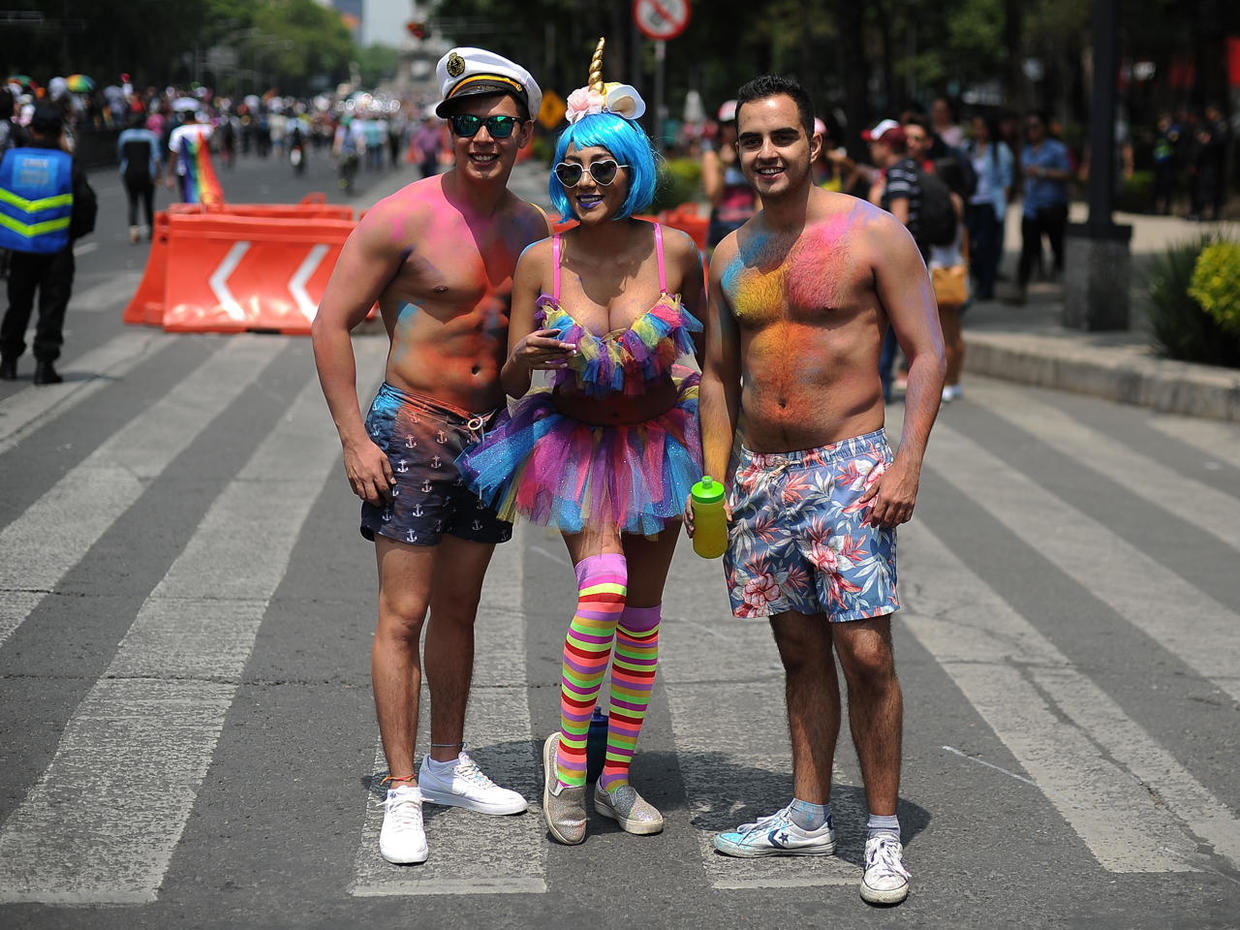 gay pride parade chicago 2017