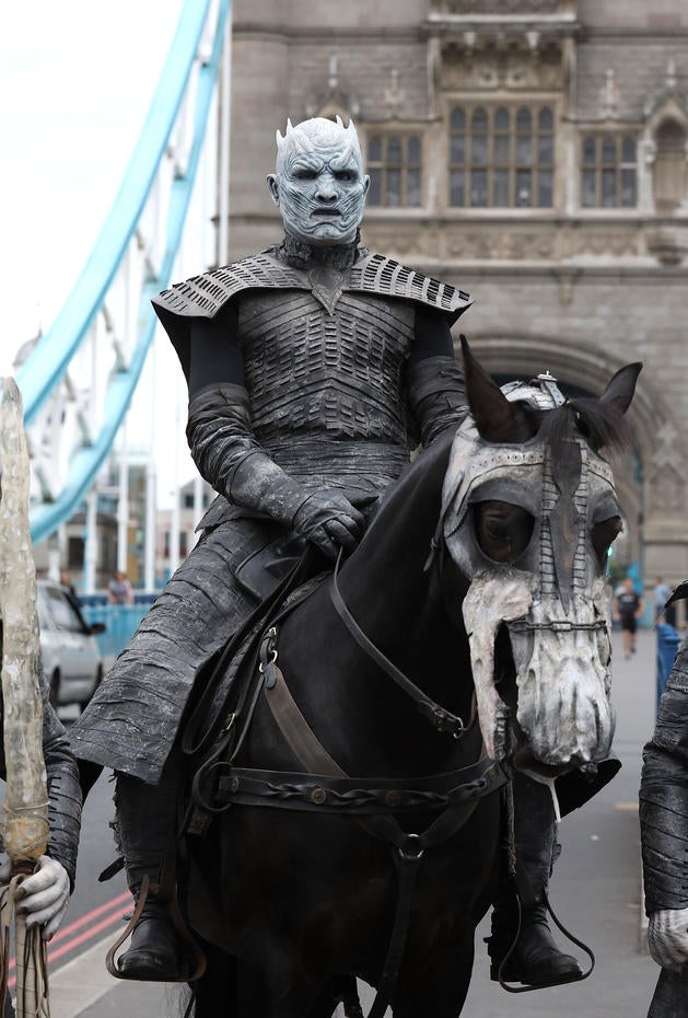 White Walkers Invade London Game Of Thrones White Walkers Take Over London Pictures CBS News