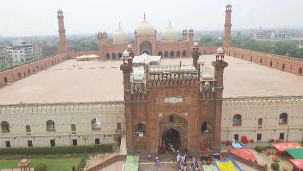 badshahi-mosque-lahore-pakistan-620.jpg