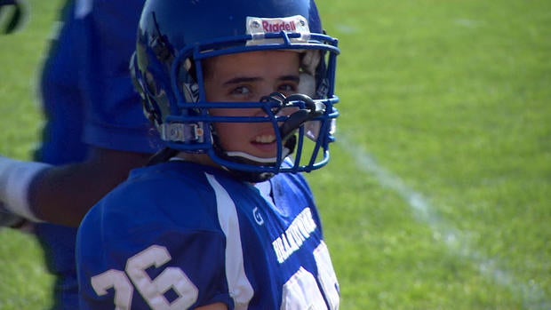 d2-hartman-otr-fball-girl-0929-transfer.jpg