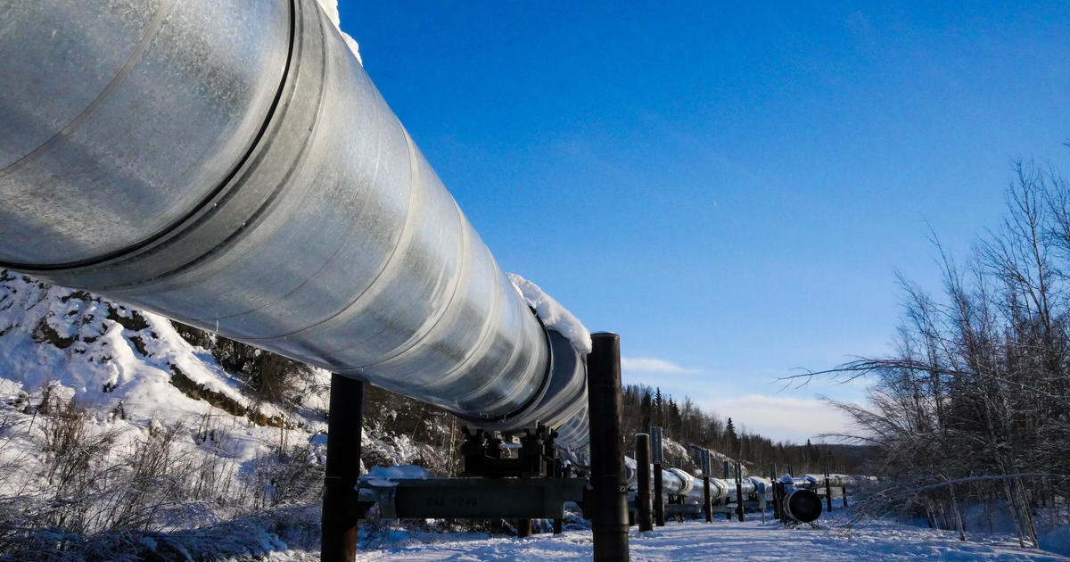 alaska-residents-receive-smaller-oil-fund-payments-cbs-news