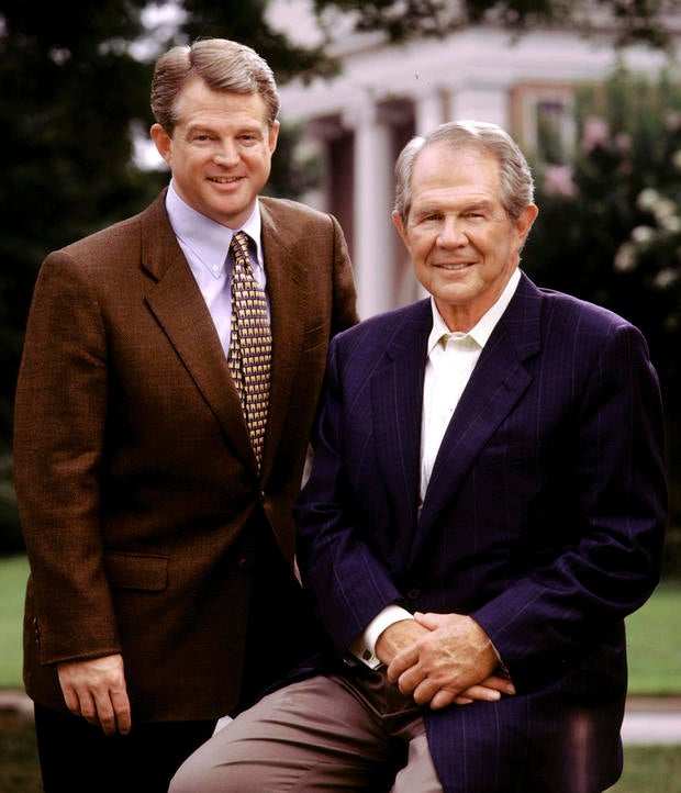 Gordon Robertson, Pat Robertson