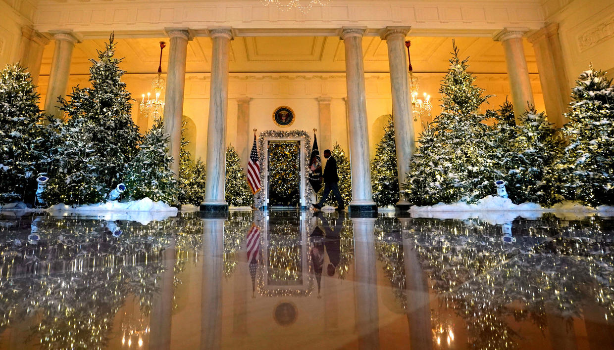 Christmas Tree Arrives White House Christmas 2017 Pictures Cbs News