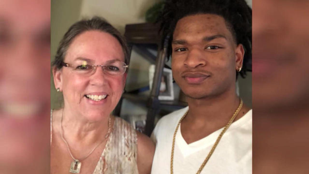 netflix announces movie about jamal hinton and wanda dench s viral thanksgiving text exchange cbs news