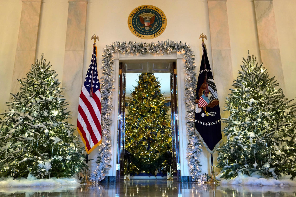 Christmas tree arrives White House Christmas 2017 Pictures CBS News