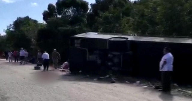 At least 12 dead after bus carrying tourists crashes in Mexico
