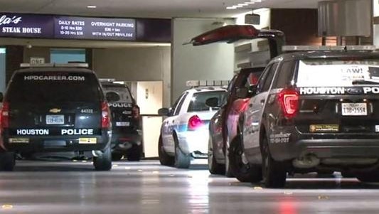 Houston police arrested a man they say was found with several guns and ammunition in his hotel room. KHOU-TV