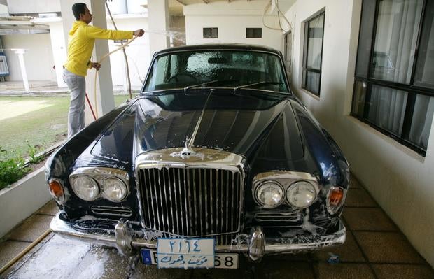 IRAQ-LIFESTYLE-VINTAGE-CARS