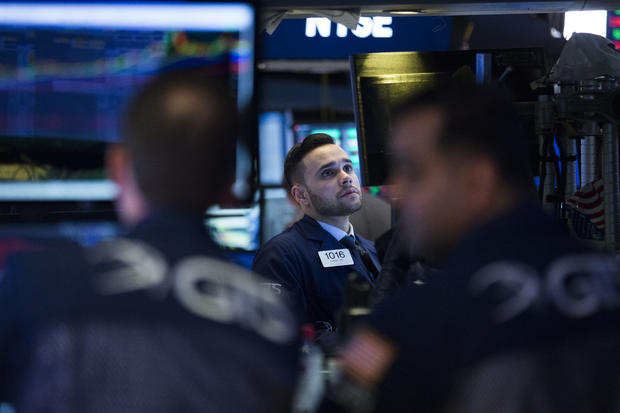 Dow Industrials Cross 26,000 For First Time 7 Sessions After Passing 25,000 