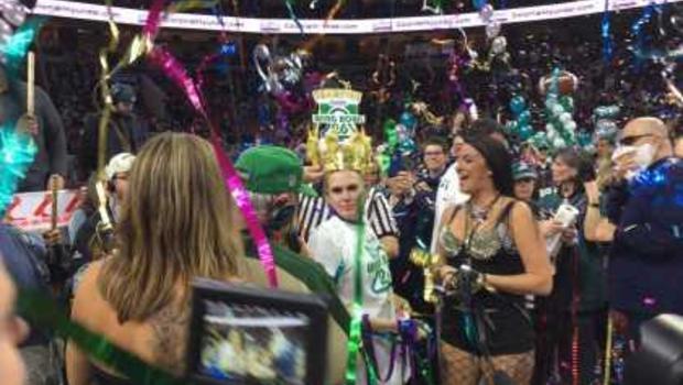 Molly Schuyler downs record 501 wings to win Wing Bowl 26 