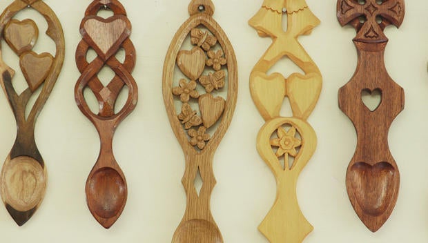 wall-of-welsh-lovespoons-detail-620.jpg
