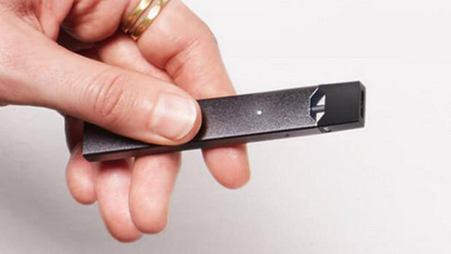 juul-e-cigarette-device.jpg 