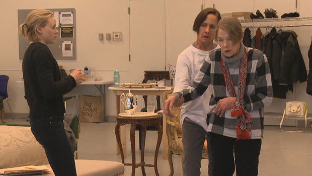 glenda-jackson-with-alison-pill-laurie-metcalf-rehearsing-three-tall-women-620.jpg