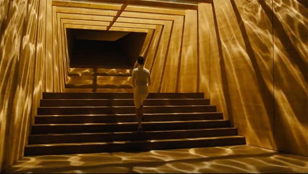 blade-runner-2049-corridor-620.jpg