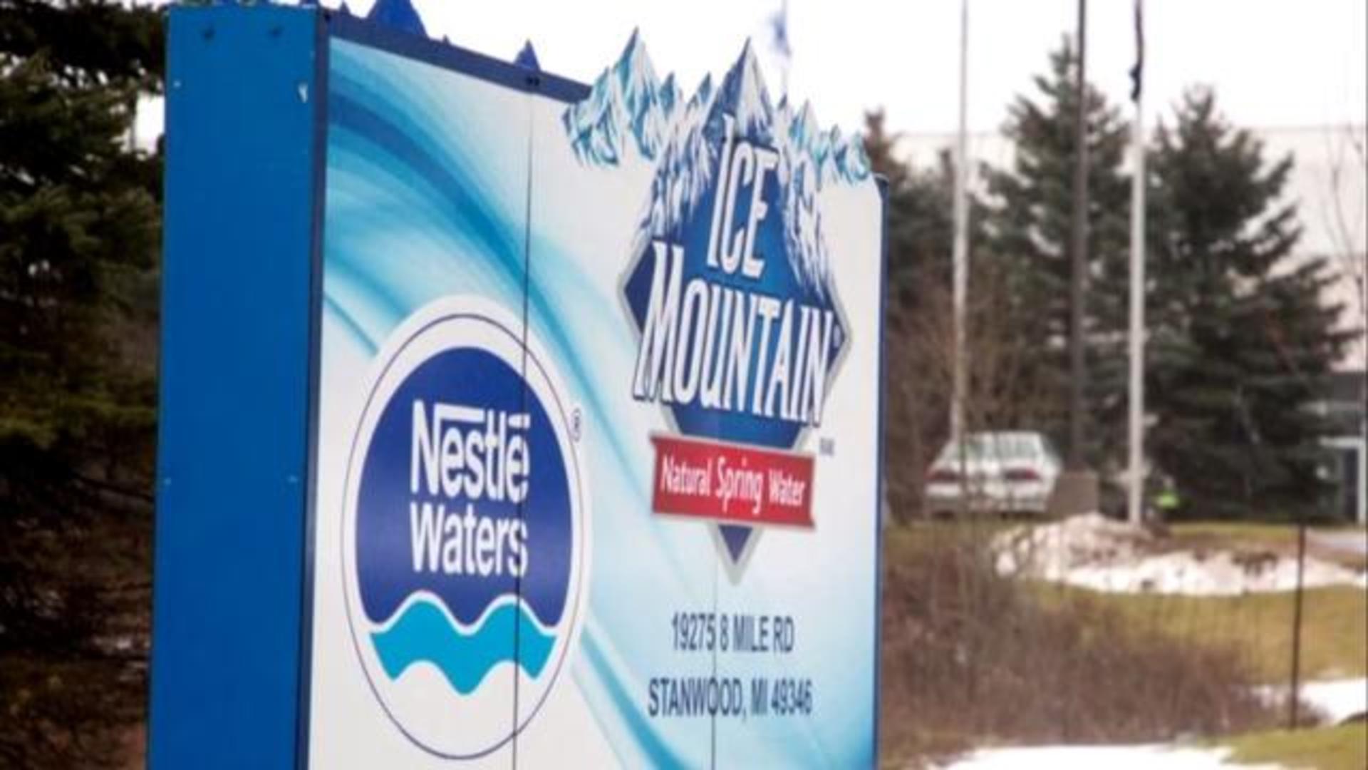 Michigan lawmakers under fire over Nestlé water bottling plan - CBS News