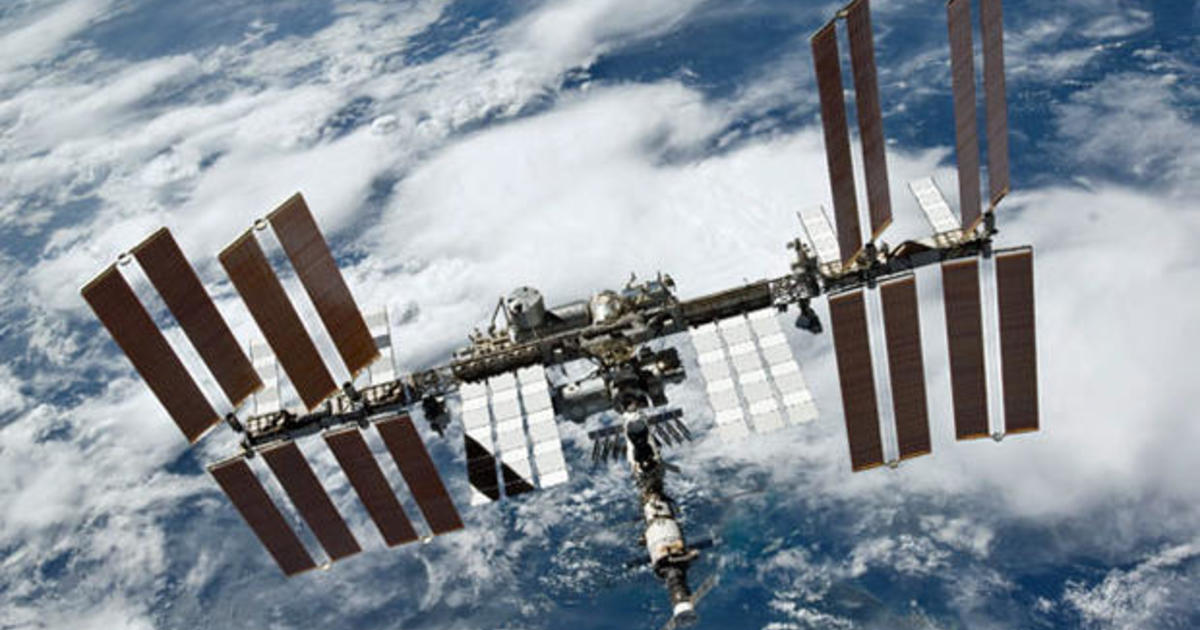 live feed international space station