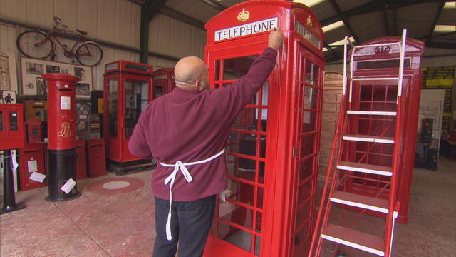 England S Iconic Red Telephone Booths Get A Second Life Cbs News