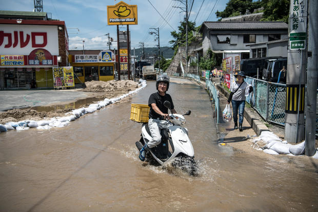   Heavy rains and landslides hit Japan 