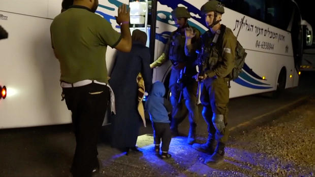   People get on a bus during the extraction of Syrian White Helmets in the Golan Heights [19659013] Soldiers board a bus while white helmets are evacuated from Golan Heights on Sunday, July 22, 2018. </p>
</div>
<p>
                                              Israeli Army via Reuters
</p>
</figcaption>
</figure>
<p>  On Sunday, the Syrian state media continued the campaign against the group, pointing out that Israel facilitated the evacuation, citing as evidence that the group was collaborating with an enemy power. Syrian public television al-Ikhbariya called the evacuation a "scandal". The official SANA news agency said that the "secret" of the group had been revealed and that their "agent role had ended". </p>
<p>  Syrian President Khaled Abboud declared that "foreign powers withdraw their agents from the battlefield". Syrian military victories that annulled "aggression" against Syria </p>
<p>  In a swift offensive, Syrian government forces, backed by Russian air forces, advance from east to areas held by Syria. Opposition in the strategic area of ​​the south-west Jordanian border and the Golan Heights, occupied by Israel in 1967. They first seized the border with Jordan, squeezing the opposition to the center and s & d. Gradually taking over areas that the rebels had held for years. For the first time since the beginning of the war in 2011, government forces regained positions along the line of demarcation after a ceasefire agreement with Israel in 1974. </p>
<p>  Rebels and White Helmets besieged by the government of a sealed border side with Israel, and by the group affiliated with the Islamic State of the South. </p>
<p>  Surrender agreements were reached with the armed groups, allowing thousands to evacuate to the northern province of Idlib, where opposition still reigns. But a civil defense official, refusing to be identified for his safety, said that the Russians were refusing to evacuate the White Helmets to the north. </p>
<p>  The Associated Press announced Friday that US authorities were finalizing the evacuation plans. several hundred Syrian civil defense workers and their families in southwestern Syria as Russian-backed government forces closed the area along the Golan Heights border </p>
<p>  Evacuation plans were accelerated after the NATO summit. to be assisted by the United Nations refugee agency in Jordan pending international resettlement. </p>
<p>  Jordanian Foreign Ministry spokesman Mohammed al-Kayed said the Syrians would remain in a closed area in Jordan for three months. Safadi, Jordan's foreign minister, said in a tweet that his government had approved the evacuation after a pledge from Britain, Germany and Canada that evacuees will be resettled in three months </p>
<p>. Evacuees to Idlib from other parts of Syria will receive similar treatment. </p>
<figure class=