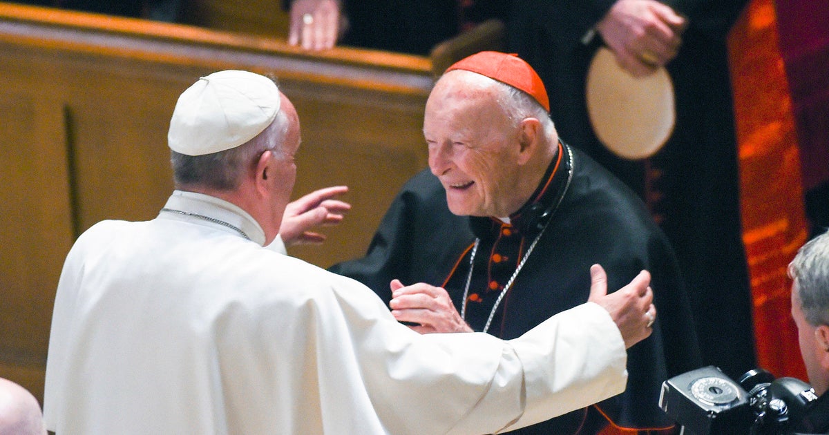 pope francis knew of abuse by ex cardinal mccarrick claims former