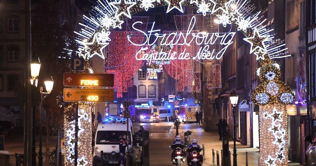 Christmas Market Shooting 3 Dead Several Wounded At Strasbourg Market Suspect At Large Cbs News