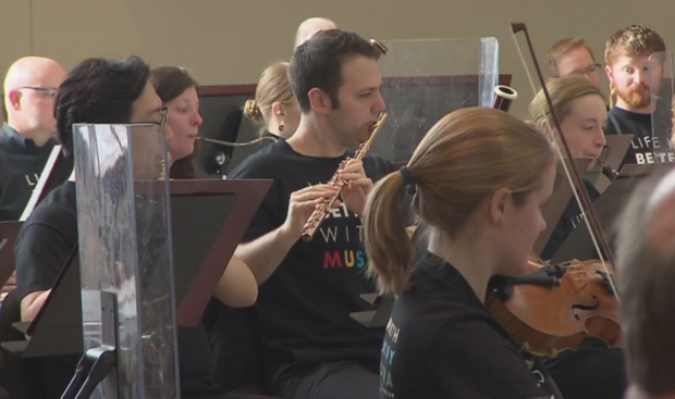 Fort Worth Symphony Orchestra performs for dementia patients 