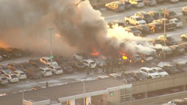 Multiple cars in Newark Airport garage catch on fire
