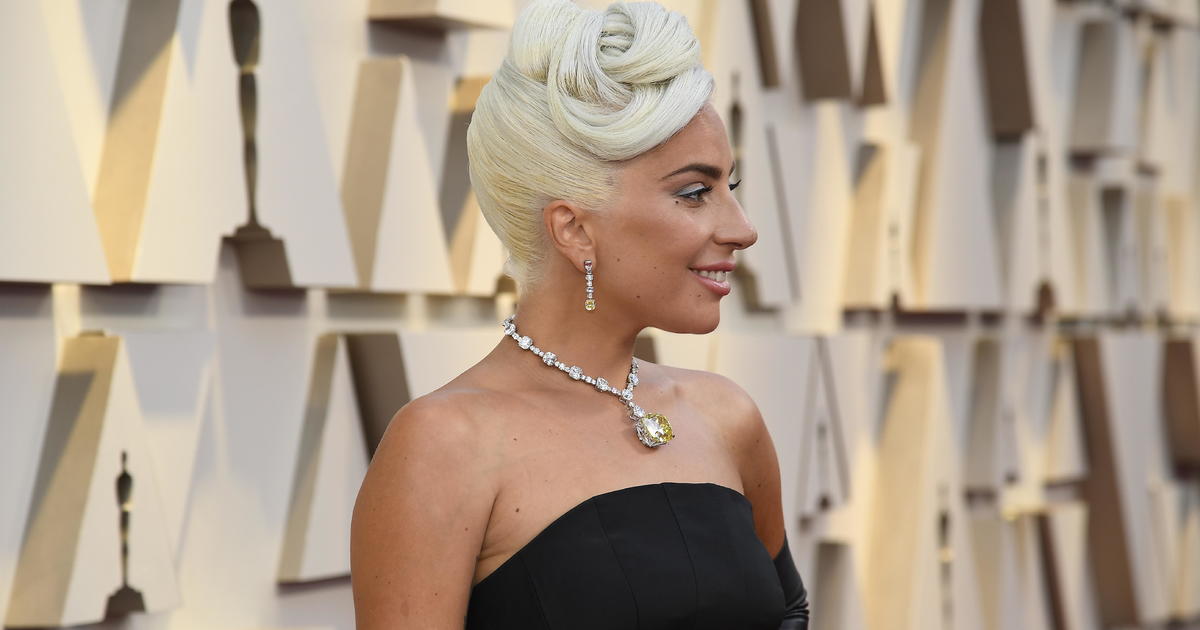 lady gaga diamond necklace oscars 2019