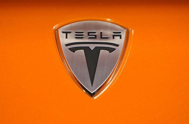 Schwarzenegger Tours Tesla Motors To Highlight Green Technology 
