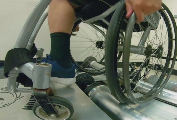 Treadmill for wheelchair athletes 