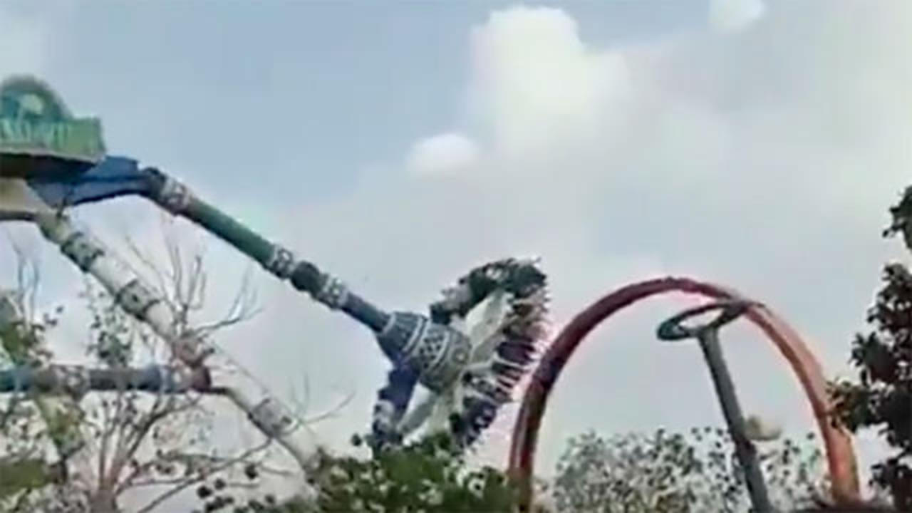 Pendulum Ride Breaks Video Shows Moment Pendulum Ride At Ahmedabad India Amusement Park Breaks In Deadly Accident Cbs News