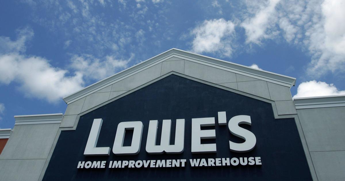Lowe's wants to hire up to 50,000 workers this spring