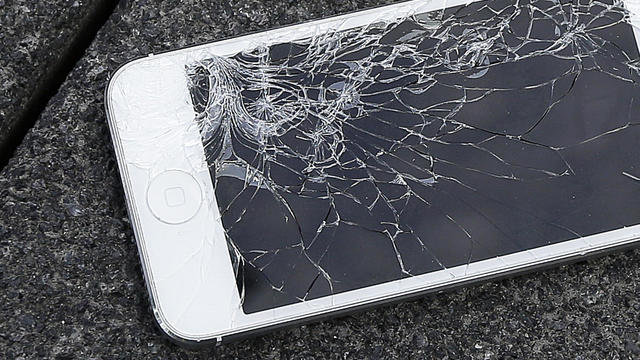 Apple-Banged-Up Phones 