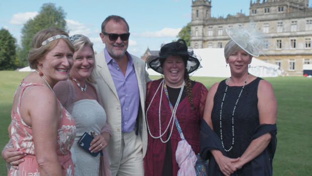 hugh-bonneville-poses-with-downton-abbey-fans-620.jpg 