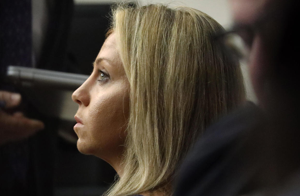 Amber Guyger Trial Ex Lover Of Cop Who Shot Neighbor Acknowledges Racy Texts But Denies Planned 4526