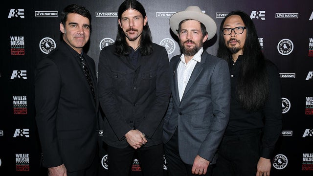 Willie: Life And Songs Of An American Outlaw - Red Carpet 