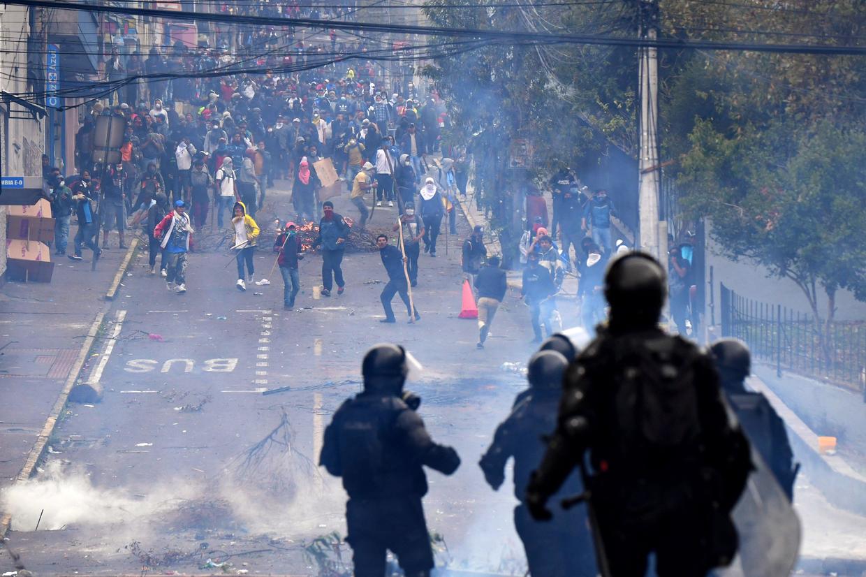 Ecuador imposes curfew as protesters for President Lenin Moreno to