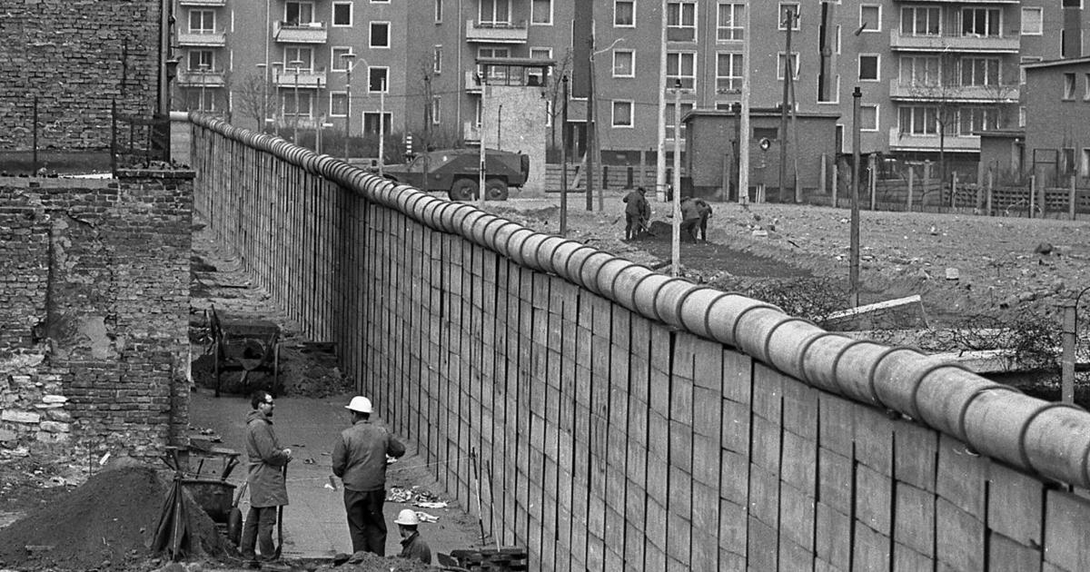 The Fall Of The Berlin Wall Cbs News